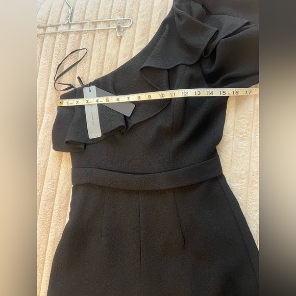 Black Halo Kallan Ruffle Jumpsuit NWT - Picture 13 of 16